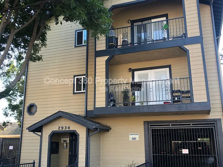 2934 E 11th St #101 — Photo 1