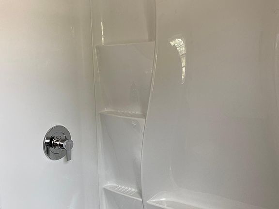 4th image of 3333 Kingswood Dr