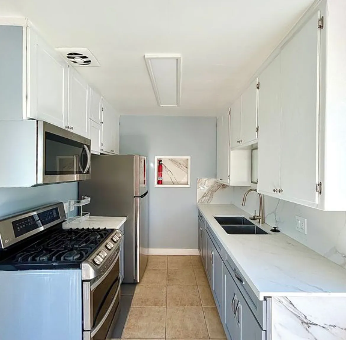 2 bed, 800 sqft, $2,700 — Photo 3