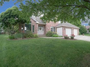 37 Cheshire Ct, Chatham, IL 62629