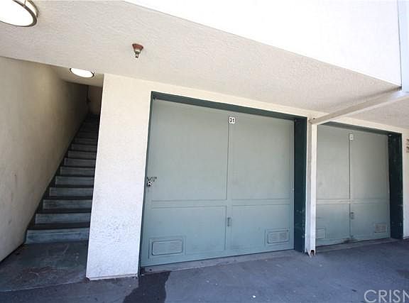 4th image of 9047 Langdon Ave Unit 31