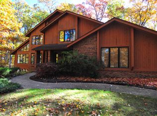 9998 White Pine Ct, Clarkston, MI 48348