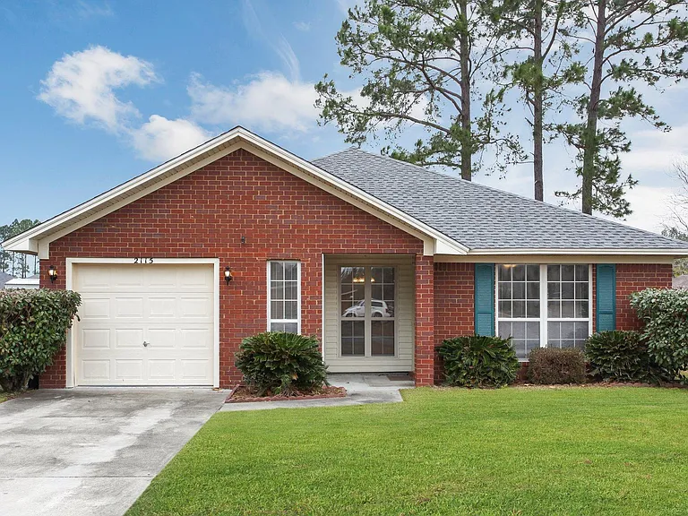 2115 Walberg Dr — Photo 3