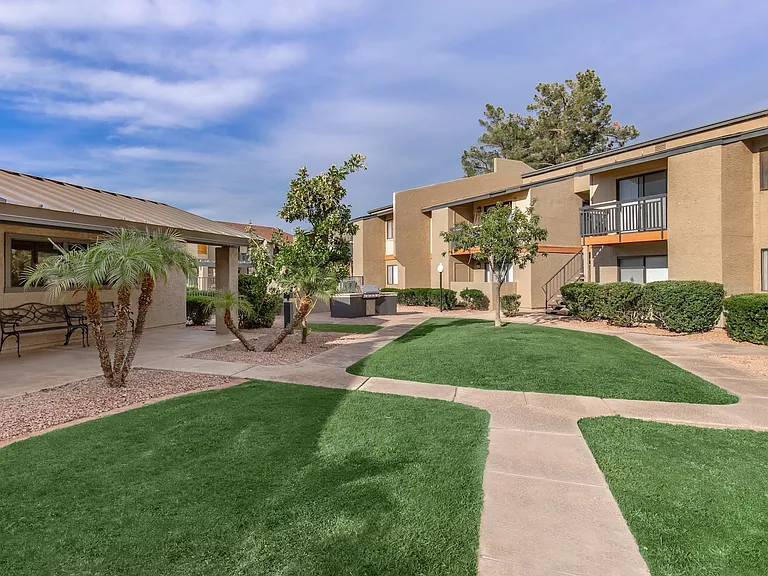 Tesoro Apartments — Photo 10