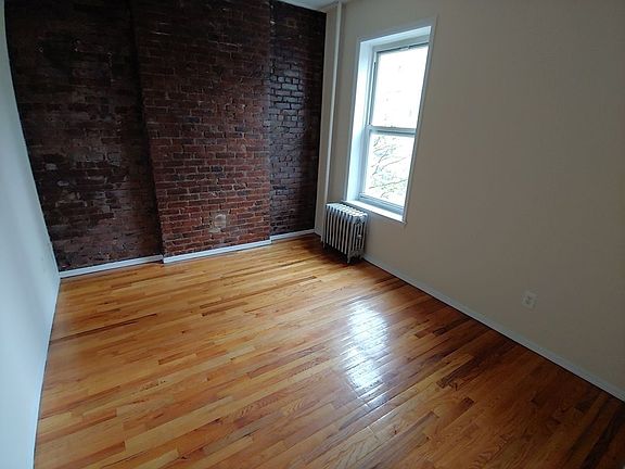 5th image of 11-53 44th Dr #32
