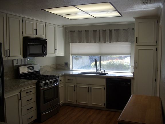 3rd image of 6486 Crosswoods Cir