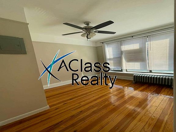4th image of 3513 Broadway APT 2L