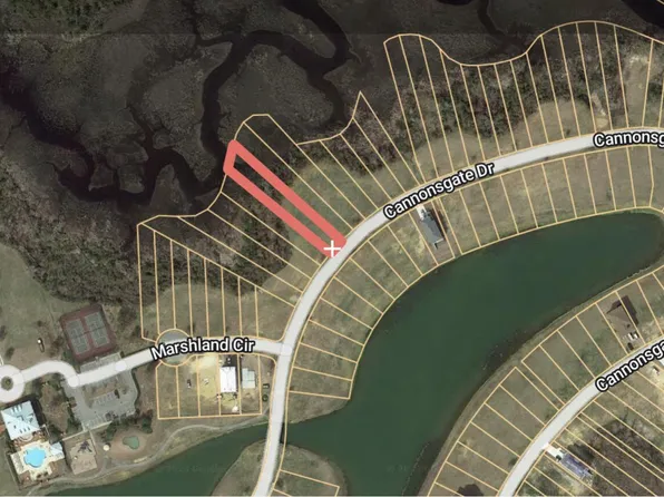 611 Cannonsgate Drive, Newport, NC 28570