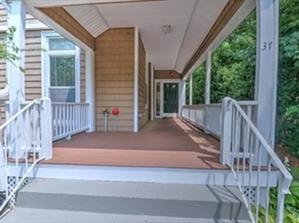 37 Walnut Pl APT 3, Newton, MA 02460