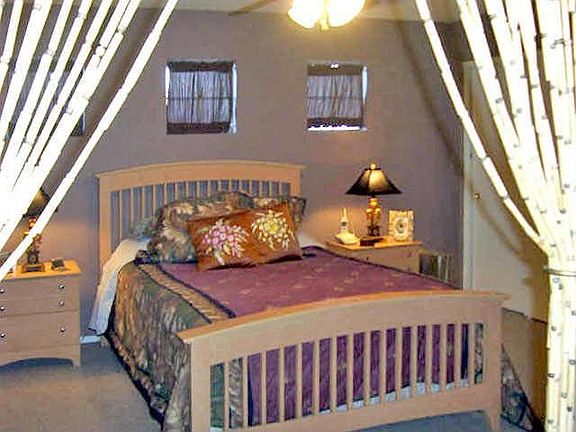 LARGE MASTER W/WALK-IN-CLOSETS