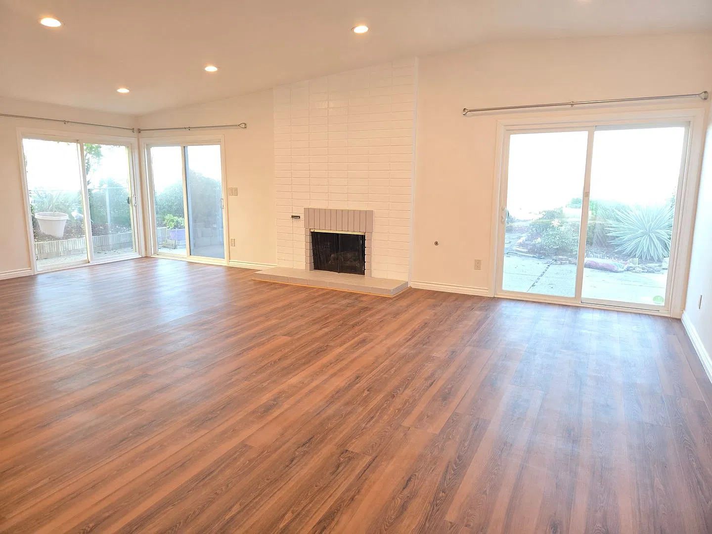 Newly-Remodeled RPV Family Home with a View — Photo 2