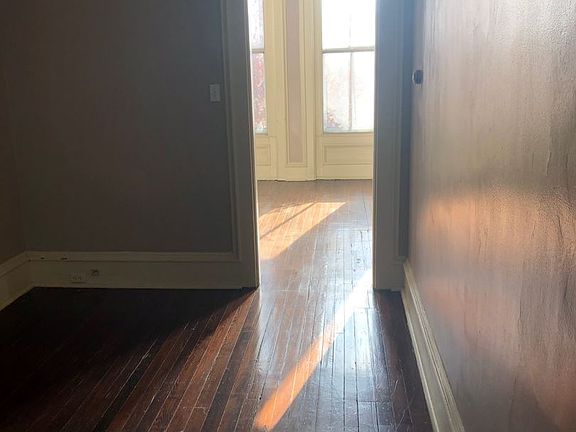 2nd image of 1913 Park Ave