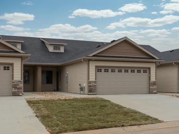 696 Shardlow Pl NE, Byron, MN 55920
