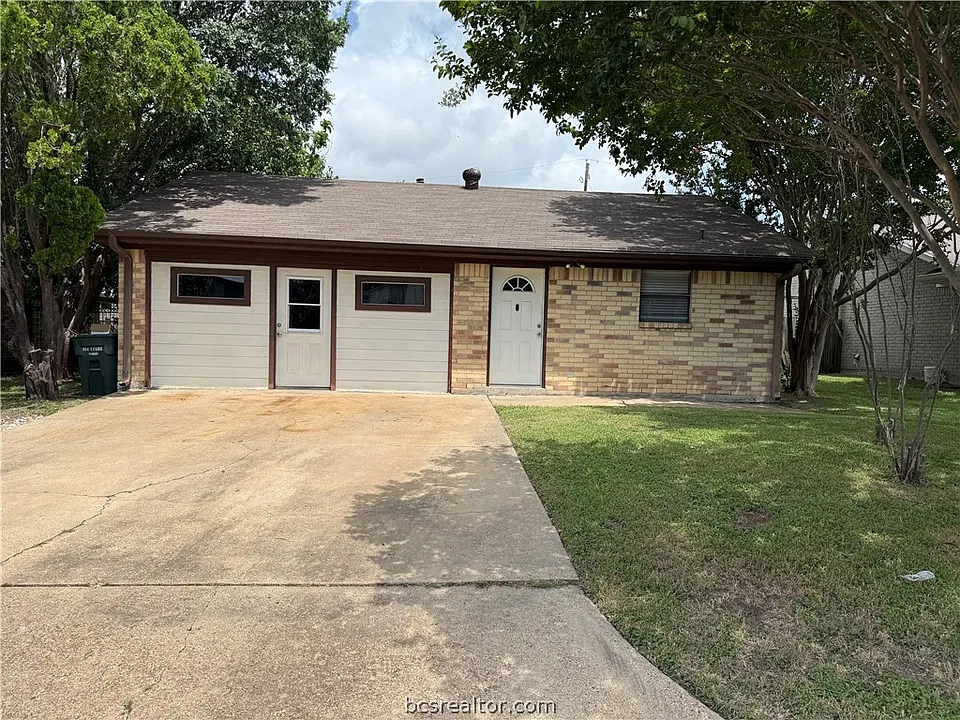814 Yegua St