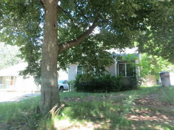 917 Seymour Ave, Jackson, MI 49202
