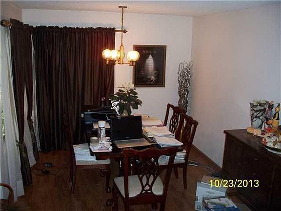 4th image of 1349 Manzana Way