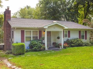 212 Rugby Forest Ln, Hendersonville, NC 28791
