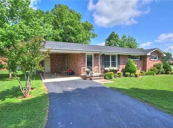 2nd image of 117 Wade Dr