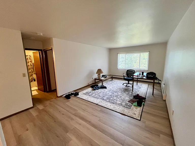 1420 N Wisconsin St — Photo 3