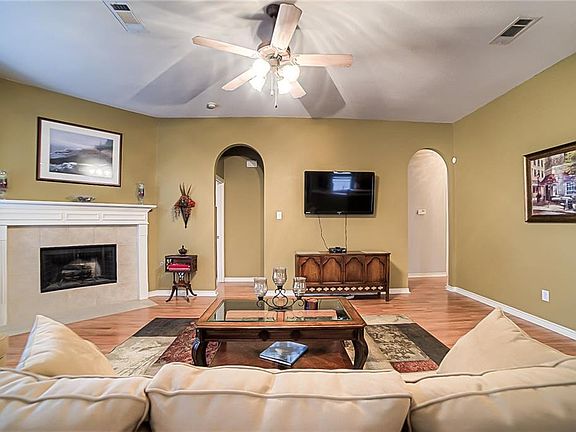 3rd image of 5525 Milford Dr