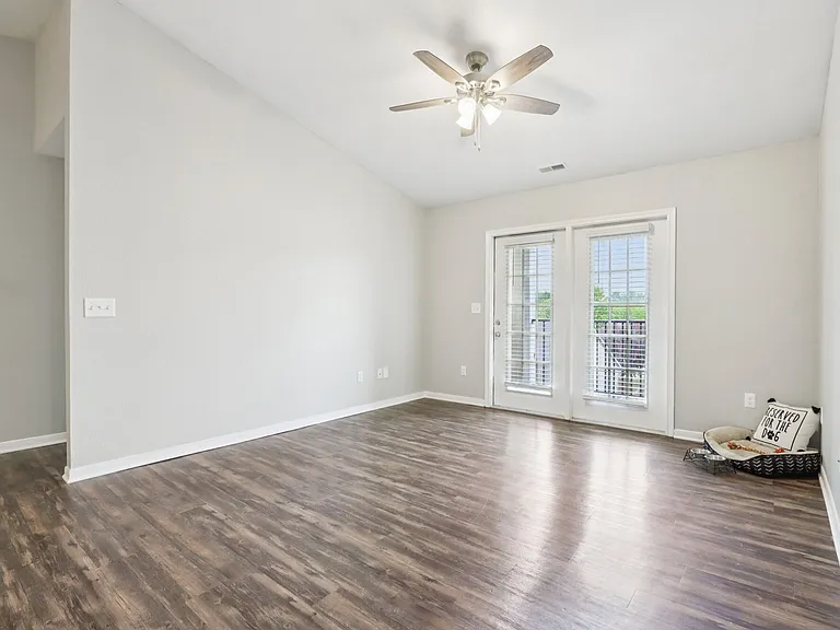 City View Farm Apartments — Photo 22