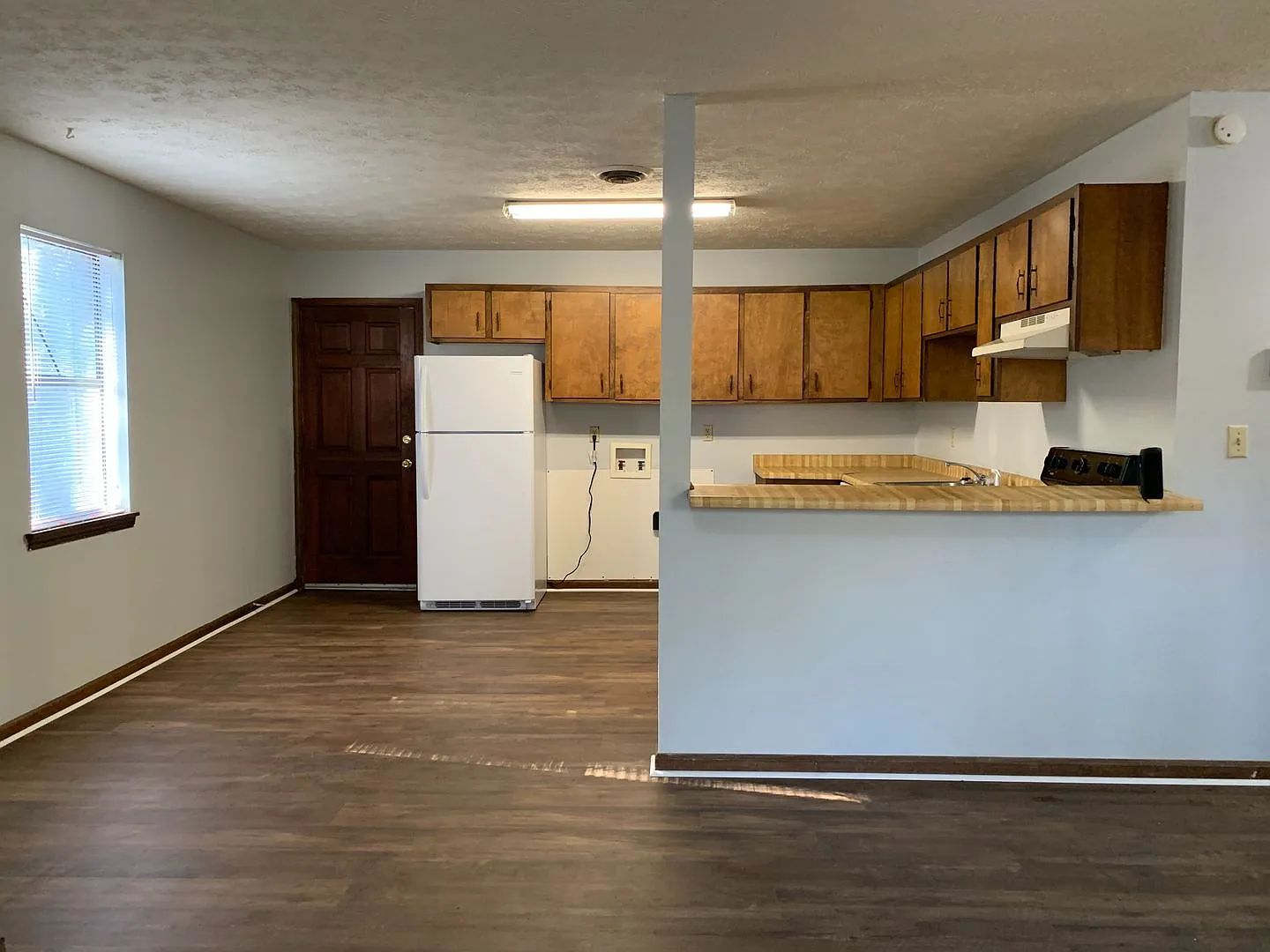 2 Bedroom Duplex on Eastside!! Available early October! — Photo 2