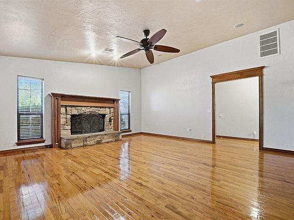 4th image of 1319 W Aries Rd