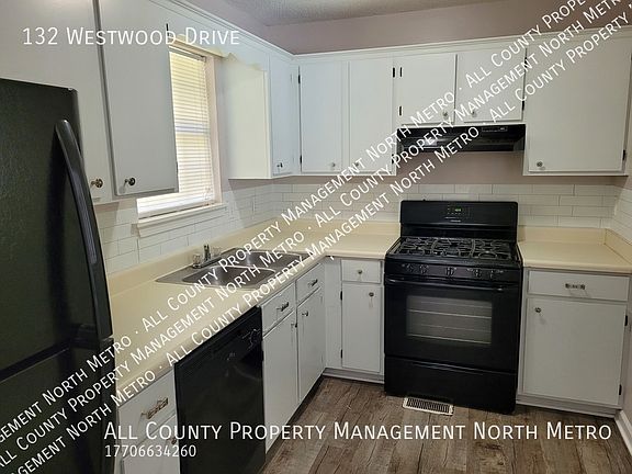3rd image of 132 Westwood Dr