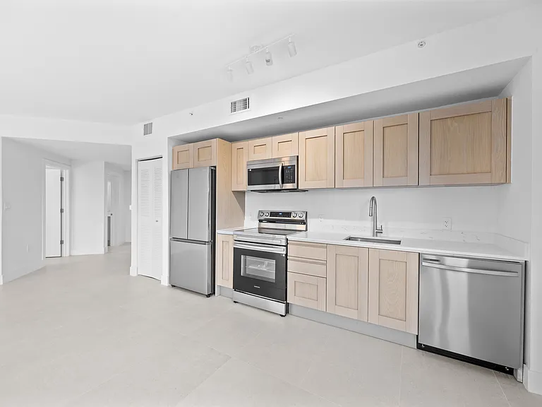Cauley Residences by Trion Living — Photo 28