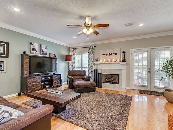 2nd image of 6133 Loblolly Ln