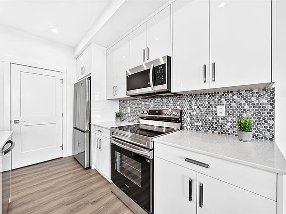 5th image of 1802 NW Mahogany Blvd SE #8212