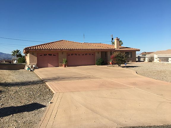 Driveway parking for 6!