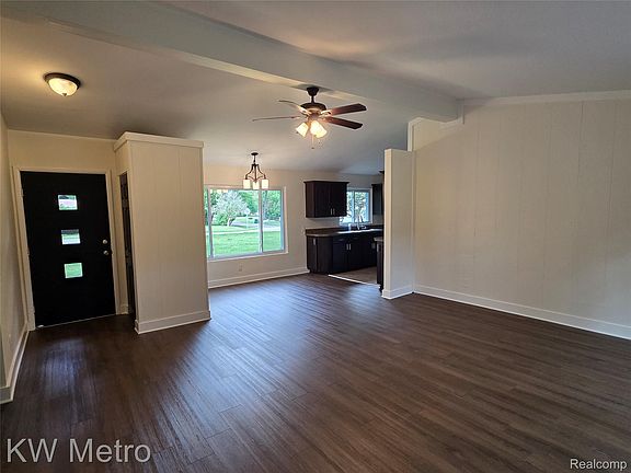 2nd image of 1755 Wellington Ave