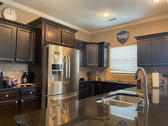 3rd image of 565 N Keats Dr