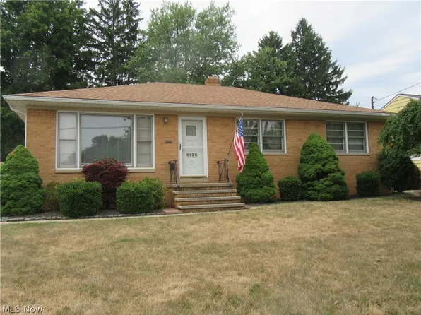 6526 Mariana Dr, Parma Heights, OH 44130