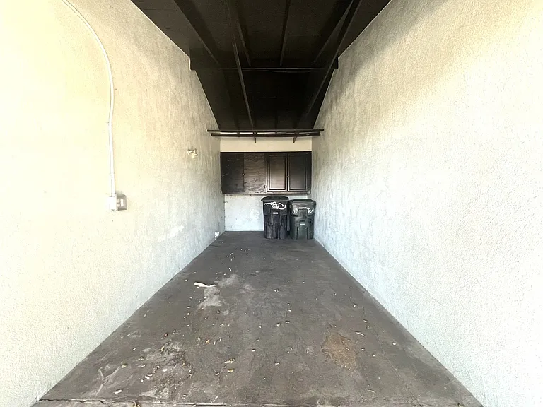 RV T 1594 B&C Sepulveda Ave — Photo 35