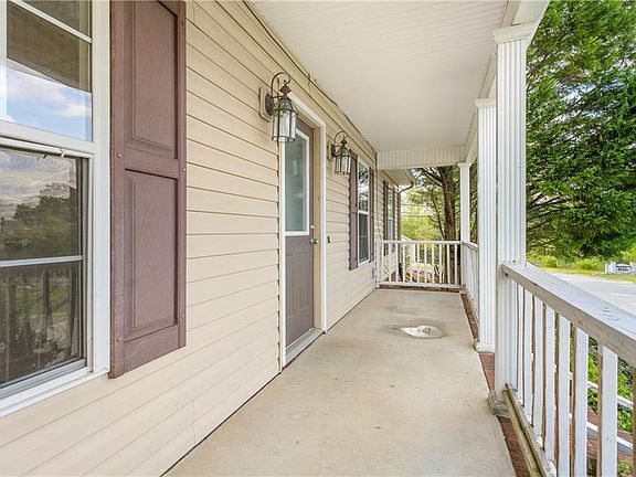 5th image of 105 Justin Ct