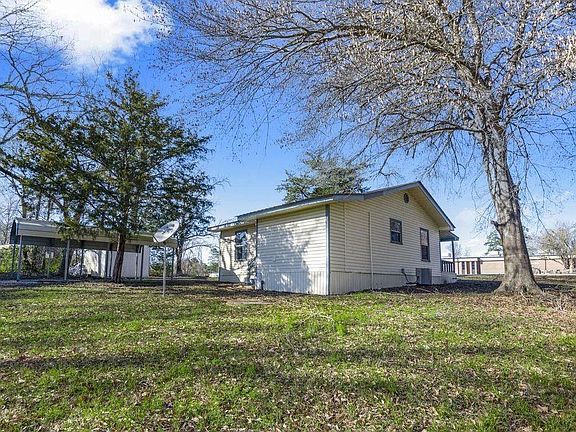 3rd image of 472 E Main St