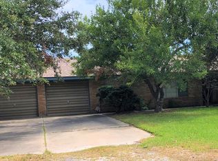 928 Pine Ave, Rockport, TX 78382