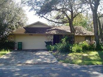 1st image of 706 Yorkshire Dr