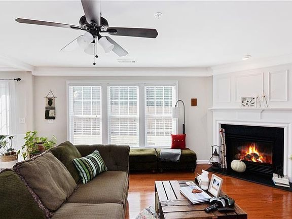 4th image of 280 Balaban Cir