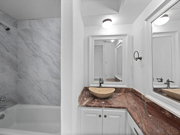 5230 Meadow Forest Dr — Photo 32