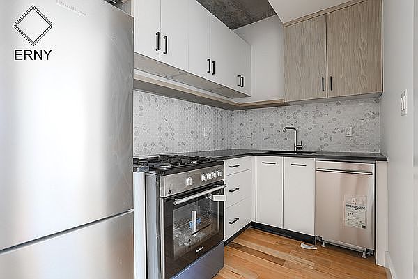 1st image of 662 E New York Ave #5B