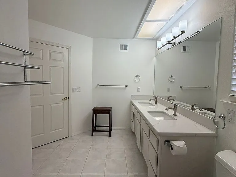 2441 Iron Ridge Ct — Photo 29