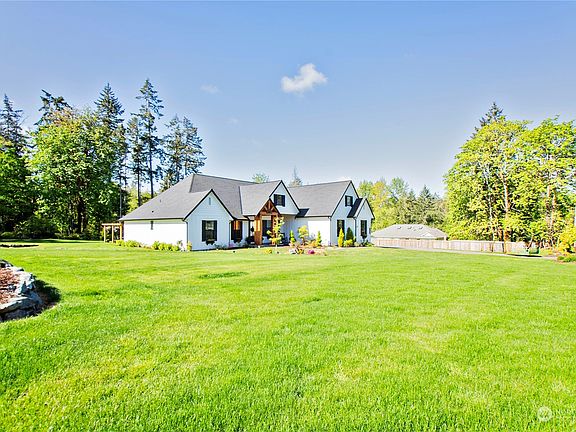 3rd image of 2515 67th Avenue NW