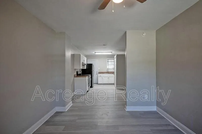 2 bed, 1.0 bath, 697 sqft, $1,150 — Photo 3