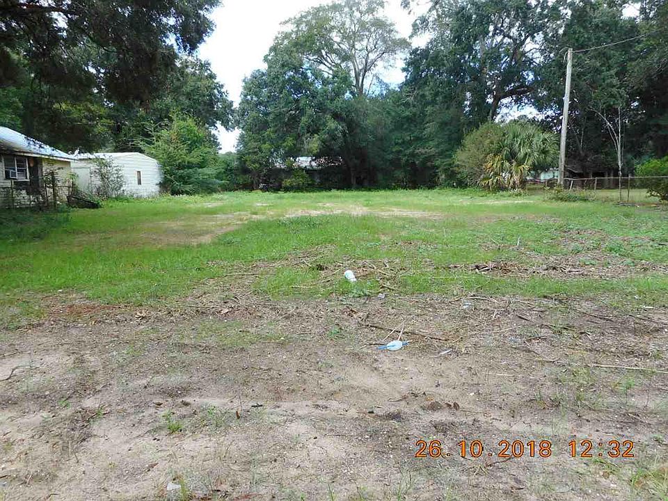 2nd image of 304 Bayliss Ct
