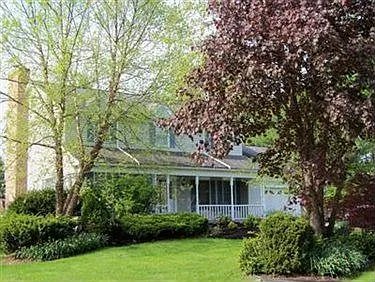 2720 Easthaven Dr photo 1