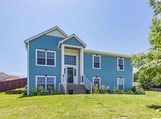 2017 E 17th St, Lawrence, KS 66044