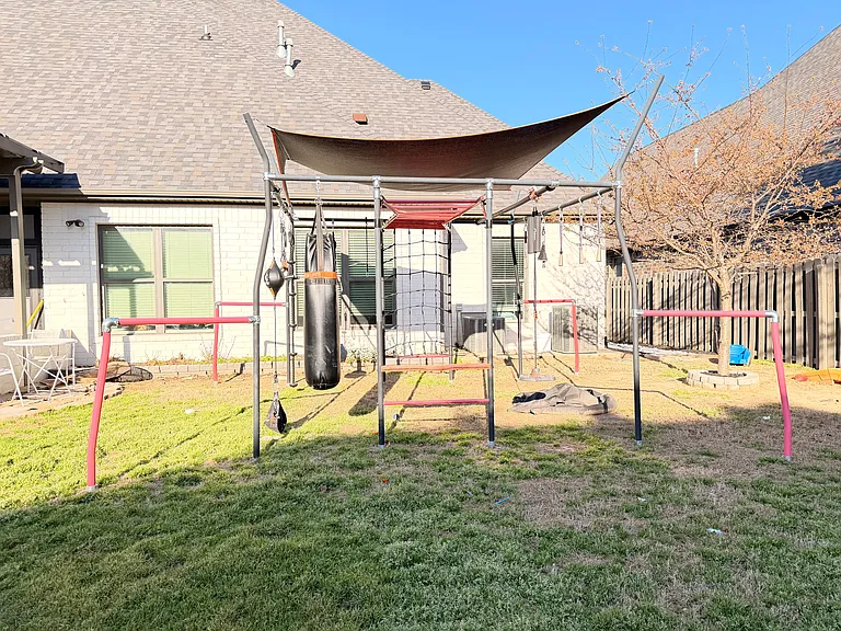 609 SE Hendrix St — Photo 20